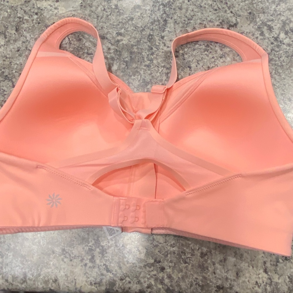 Athleta Advance Zip bra 32D in coral color
